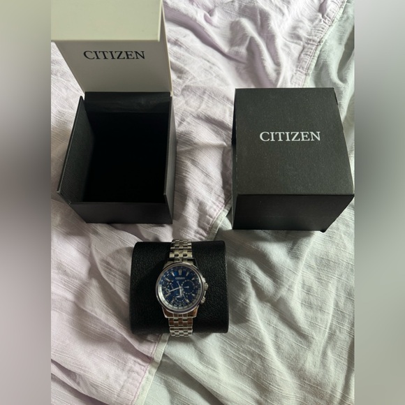 NEW mens ss citizen watch - Picture 2 of 3